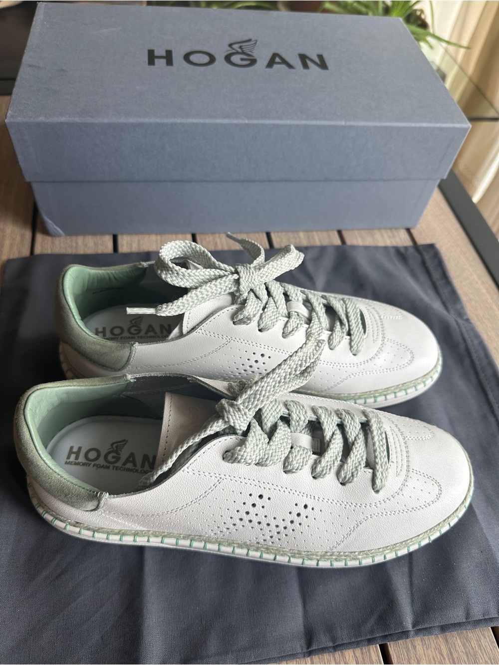 New Hogan Cool Infil H Forata Women Sneakers Size 8 NIB White with Mint laces